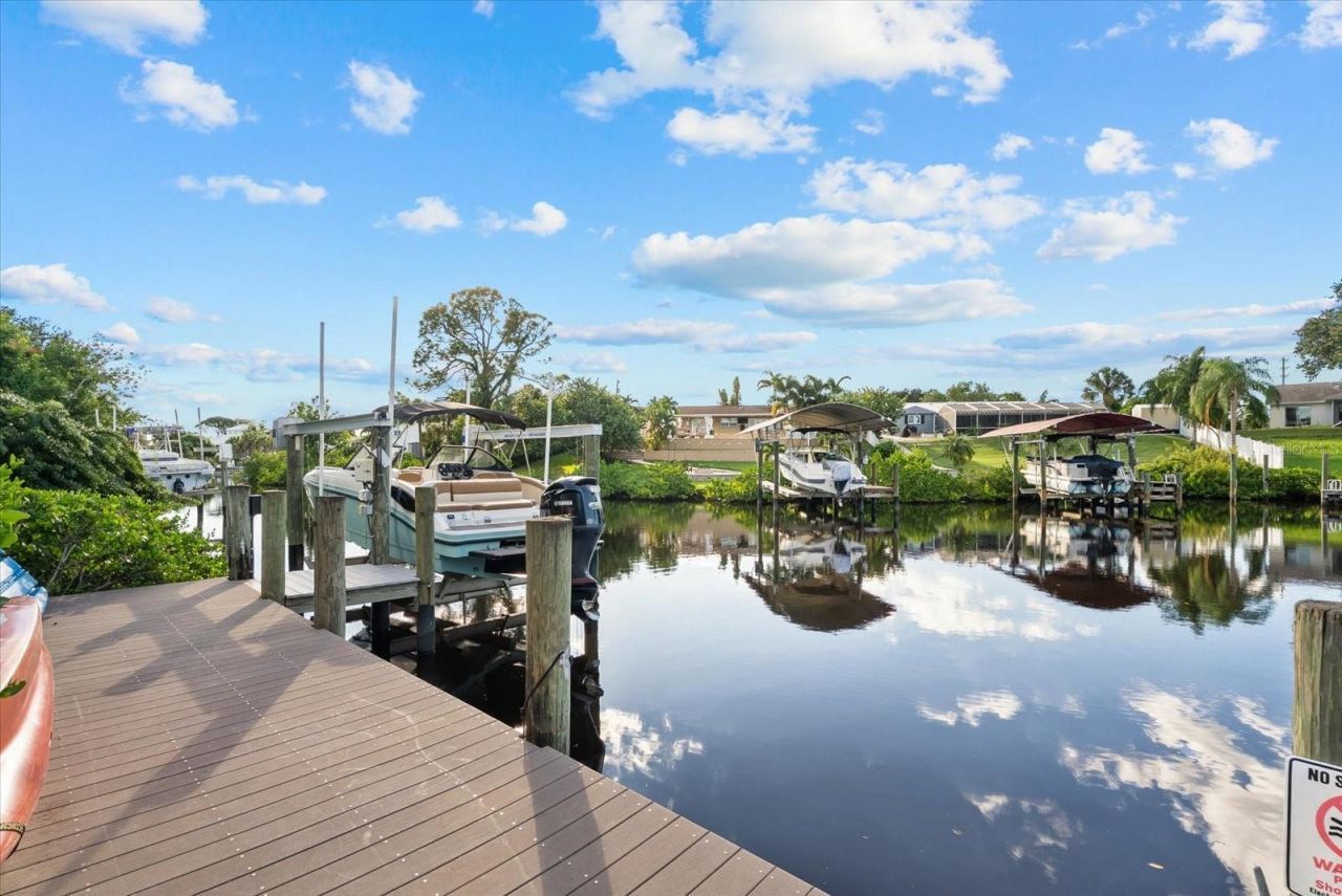 481 Magellan Drive , Sarasota, FL 34243 Photo