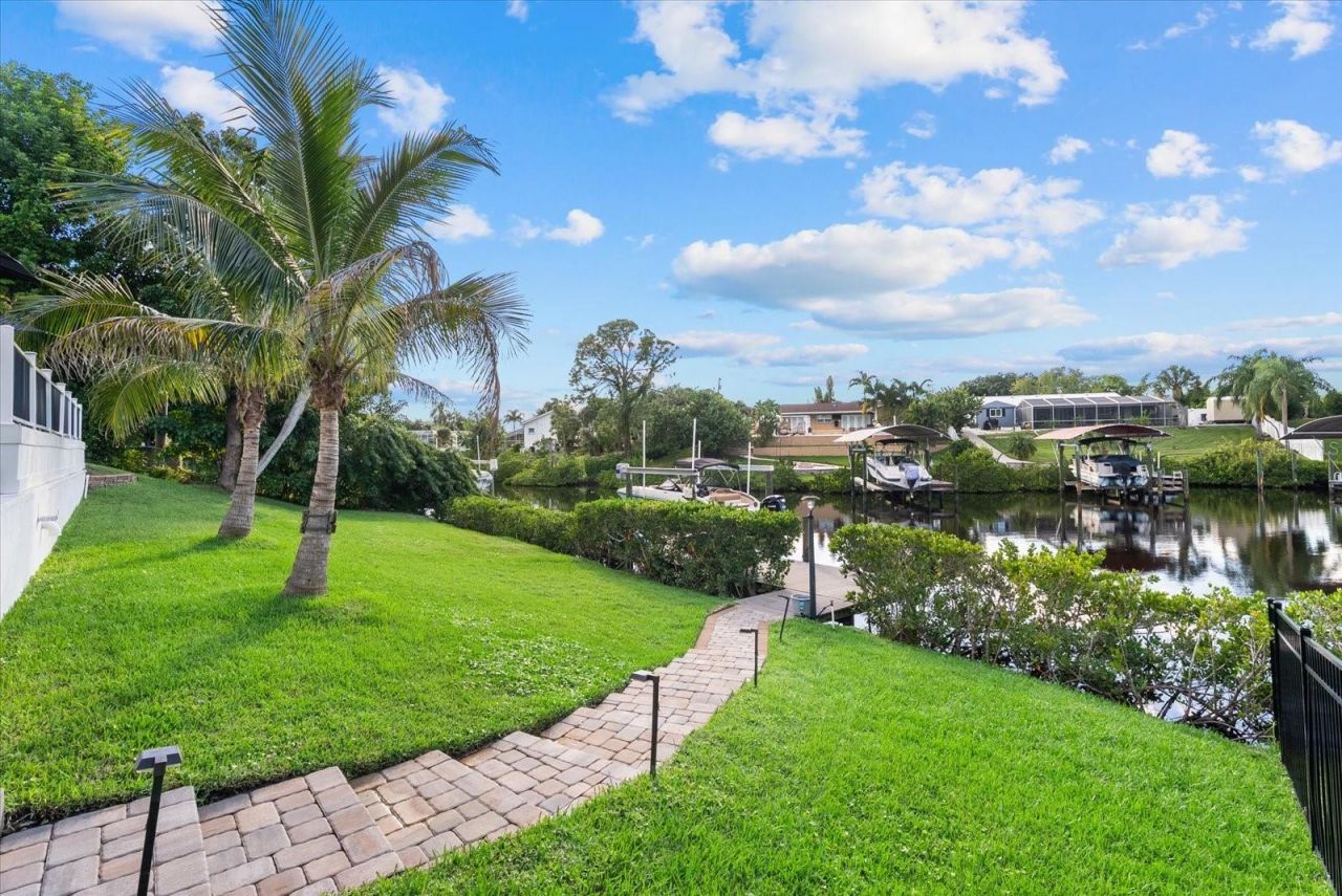 481 Magellan Drive , Sarasota, FL 34243 Photo