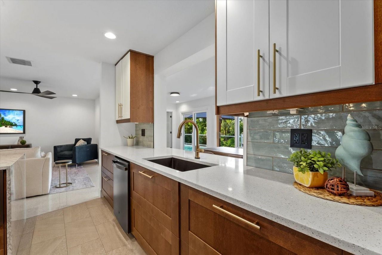 481 Magellan Drive , Sarasota, FL 34243 Photo
