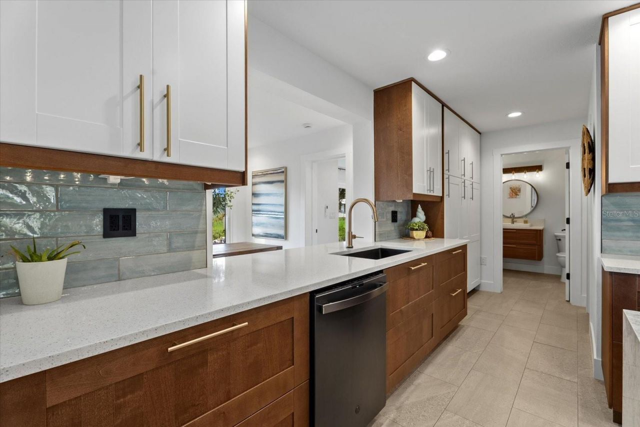 481 Magellan Drive , Sarasota, FL 34243 Photo
