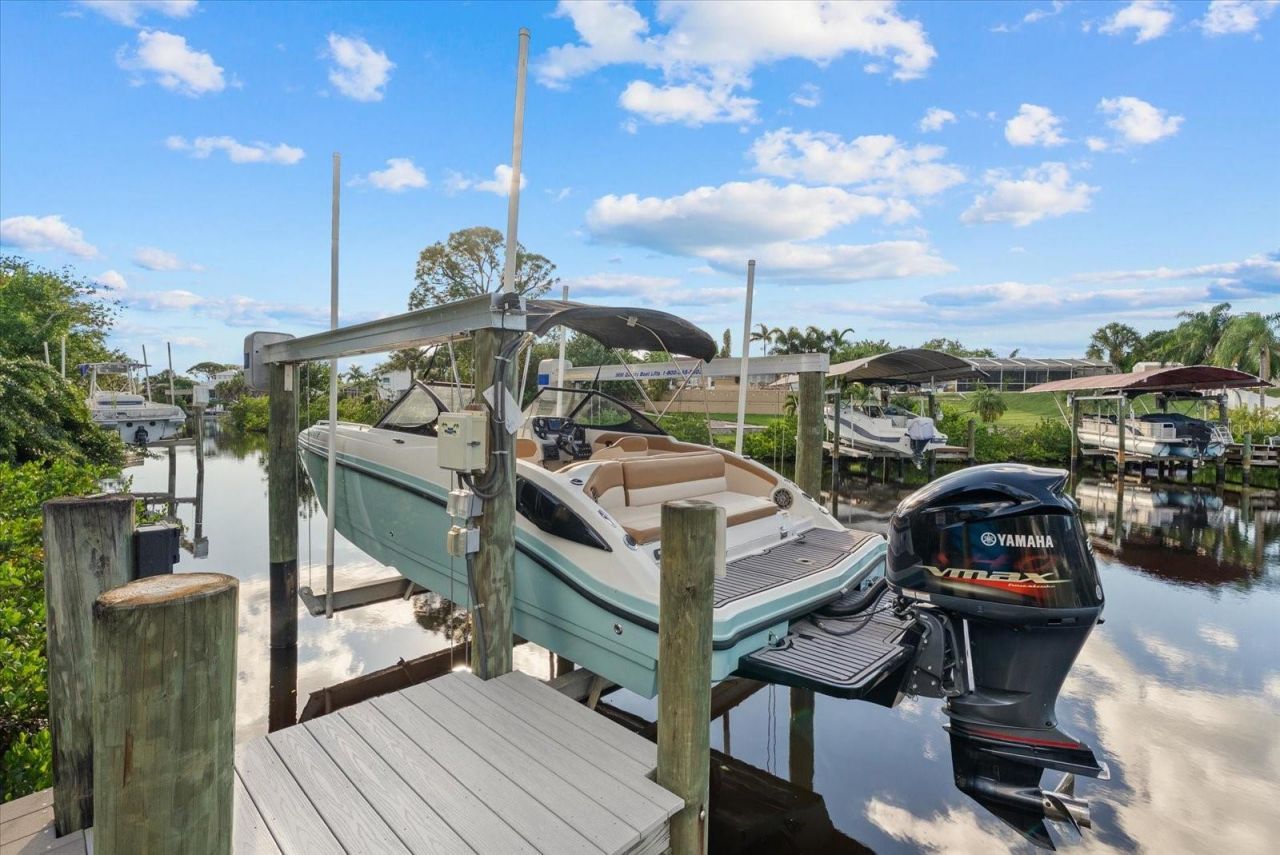 481 Magellan Drive , Sarasota, FL 34243 Photo