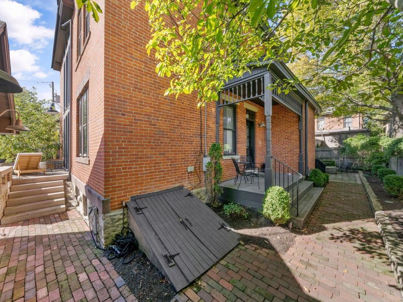 702 S 6th Street , Columbus, OH 43201 Photo 79