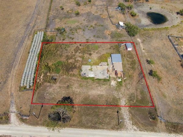 9408 County Road 2220 , Barry, TX 75102
