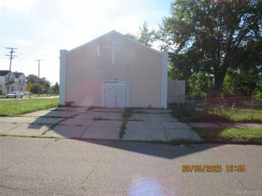 8909 Holcomb Street , Detroit, Mi 48213