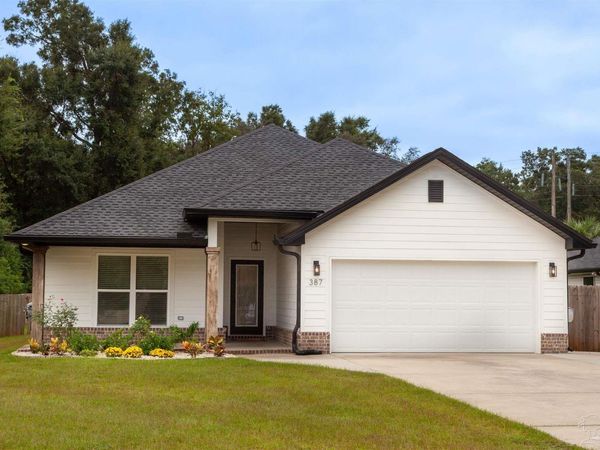 387 Hancock Ln, Pensacola, FL 32503