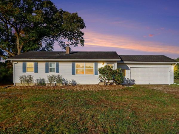 29339 42nd Avenue, Paw Paw, MI 49079