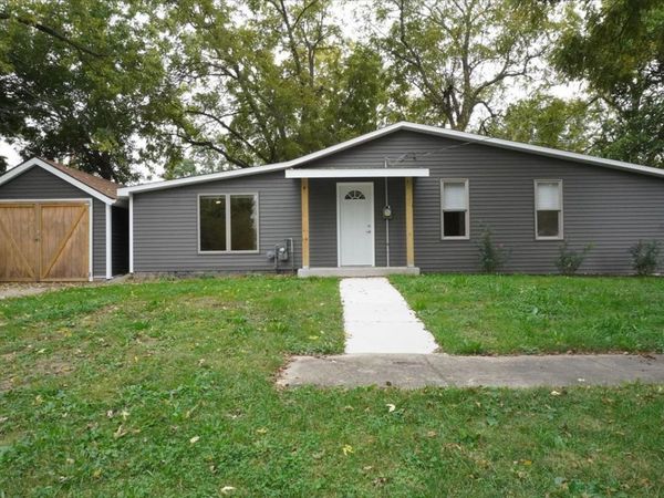 117 Clark Street , Chenoa, IL 61726