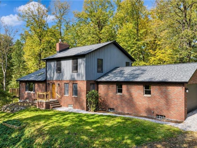25700 Taylor Street, Olmsted Falls, OH 44138 Photo 1