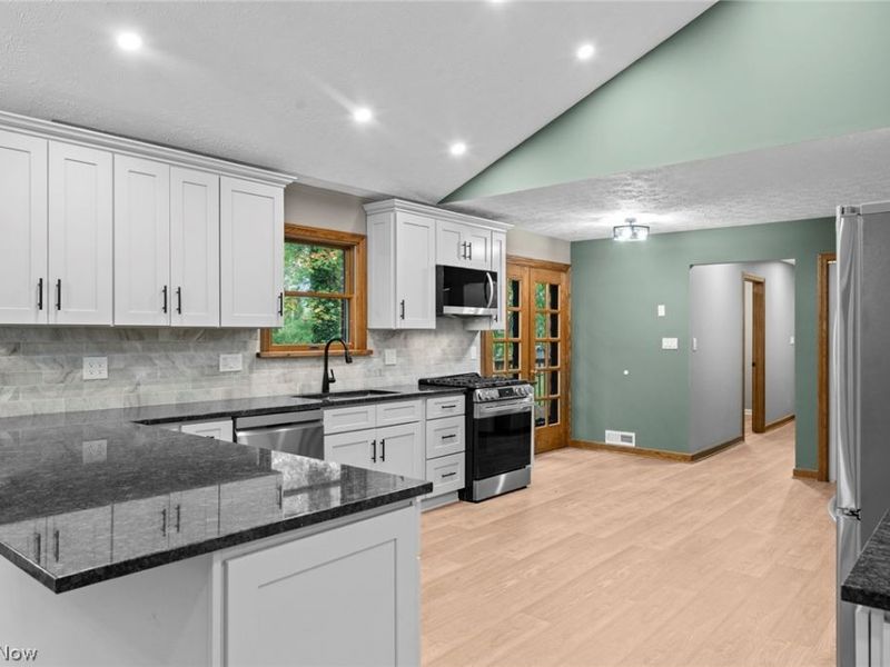 25700 Taylor Street, Olmsted Falls, OH 44138 Photo 10