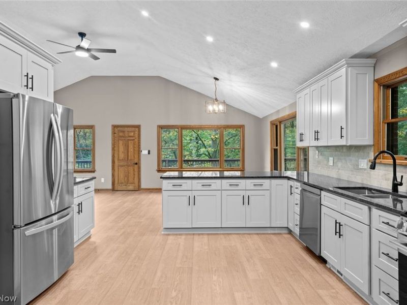 25700 Taylor Street, Olmsted Falls, OH 44138 Photo 11