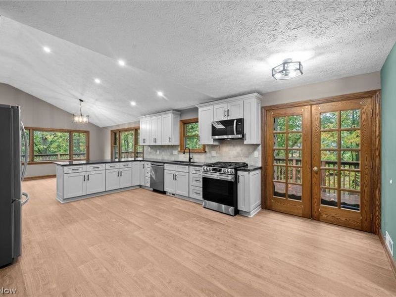 25700 Taylor Street, Olmsted Falls, OH 44138 Photo 12