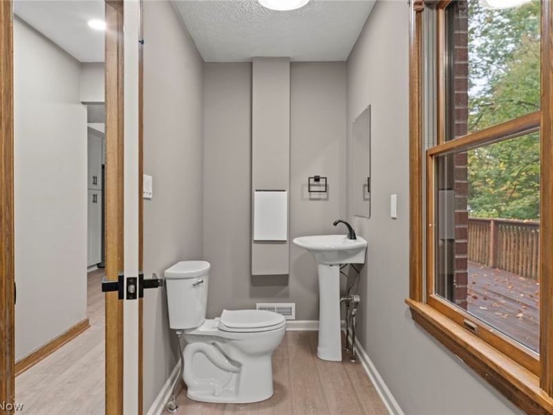 25700 Taylor Street, Olmsted Falls, OH 44138 Photo 16