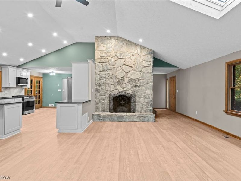25700 Taylor Street, Olmsted Falls, OH 44138 Photo 9