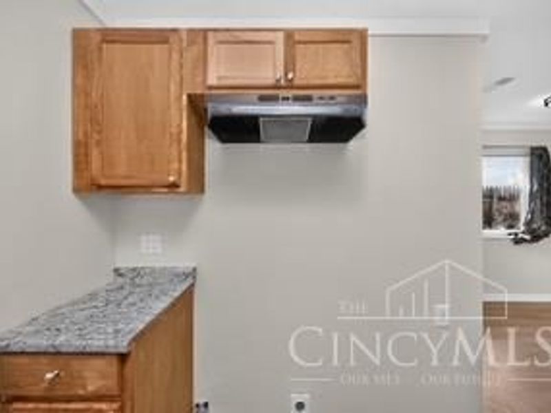 5504 Stewart Avenue, Cincinnati, OH 45227 Photo 3