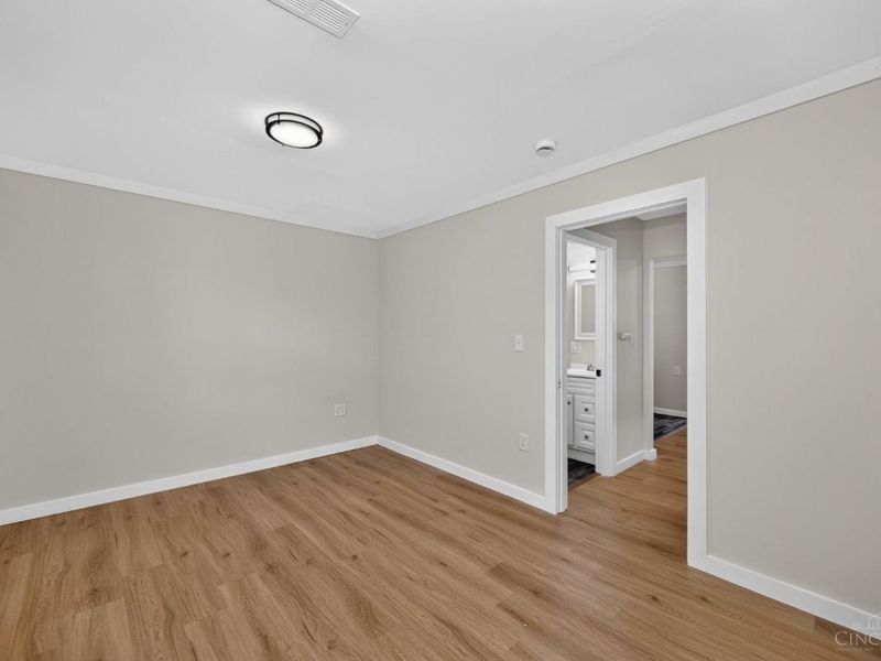 5504 Stewart Avenue, Cincinnati, OH 45227 Photo 4