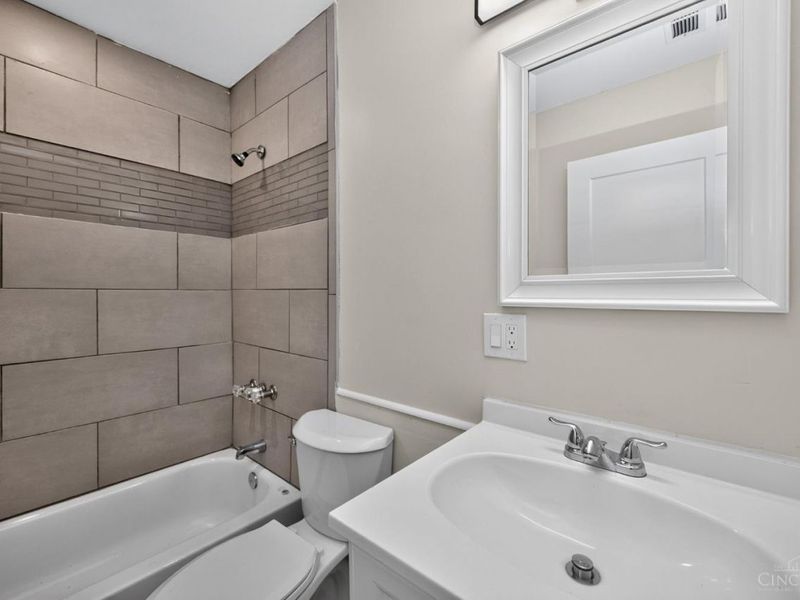 5504 Stewart Avenue, Cincinnati, OH 45227 Photo 5