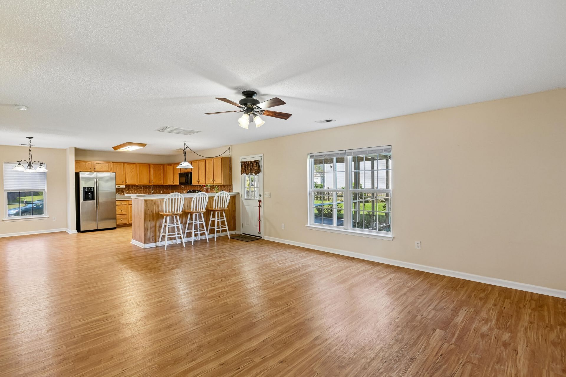 1048 Moss Grove Drive Photo 11