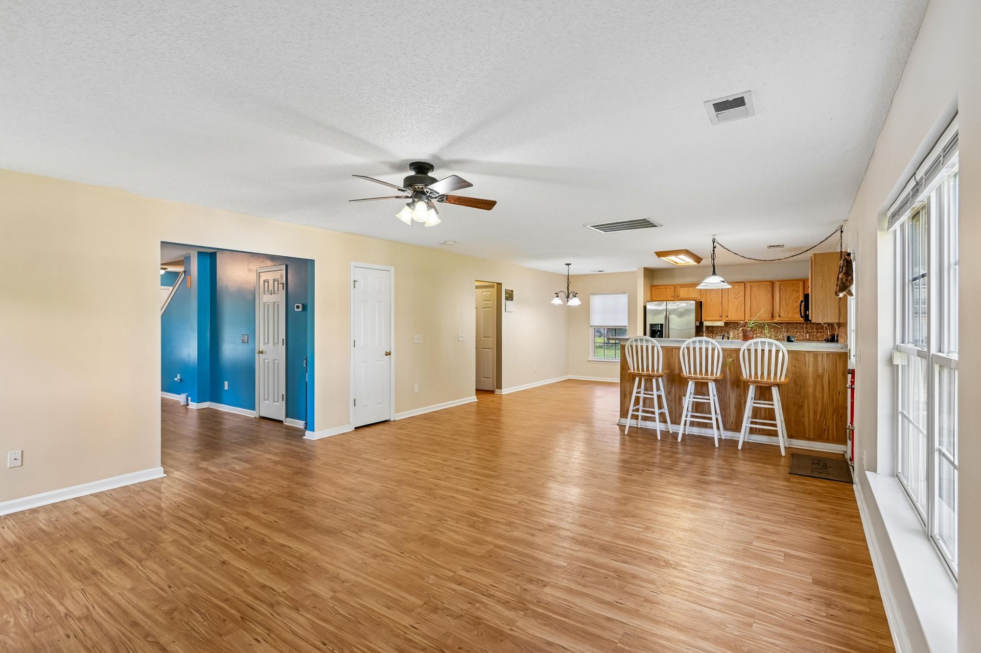 1048 Moss Grove Drive Photo 12