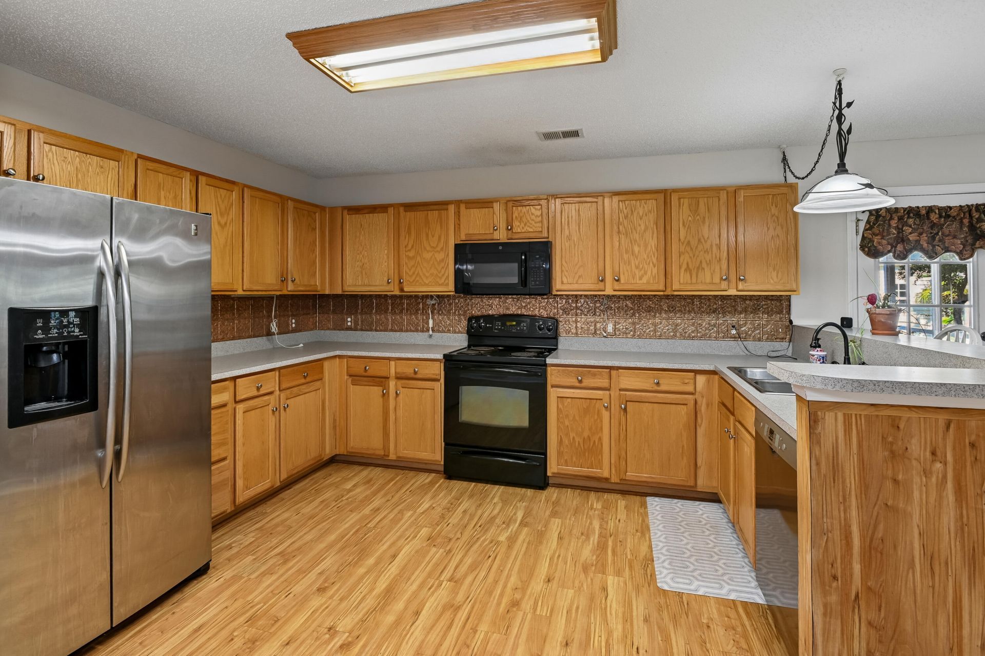 1048 Moss Grove Drive Photo 16