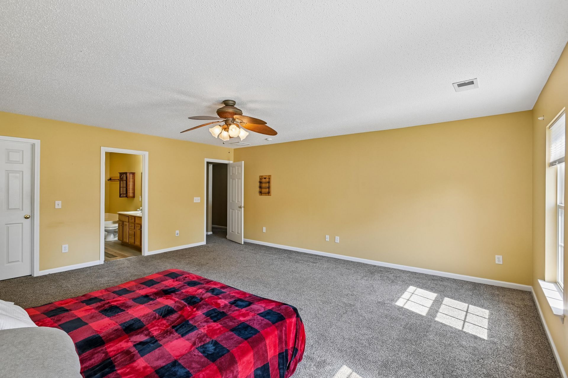 1048 Moss Grove Drive Photo 22