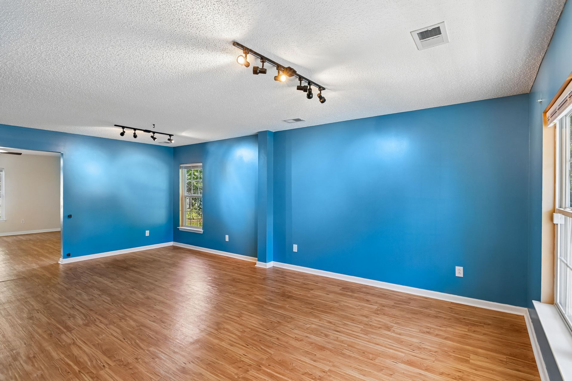 1048 Moss Grove Drive Photo 6