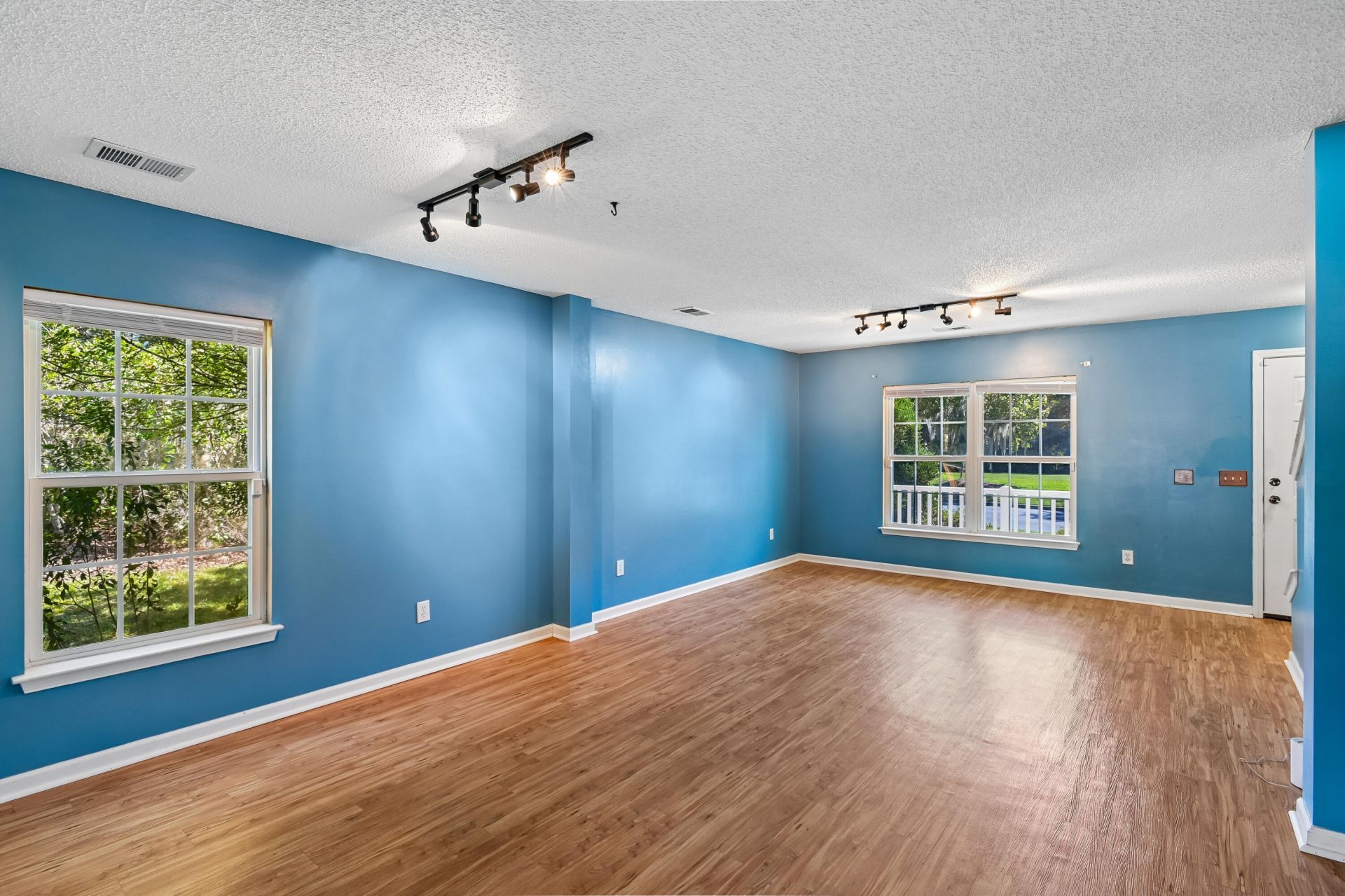 1048 Moss Grove Drive Photo 9