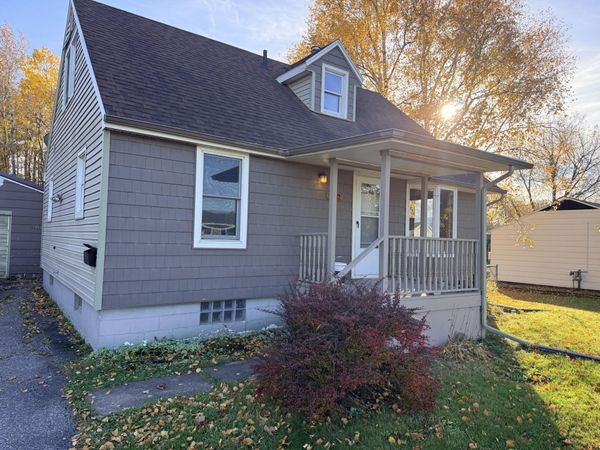902 E 9th AVE, Sault Ste Marie, MI 49783