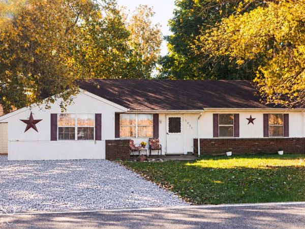 1231 E New Road, Greenfield, IN 46140