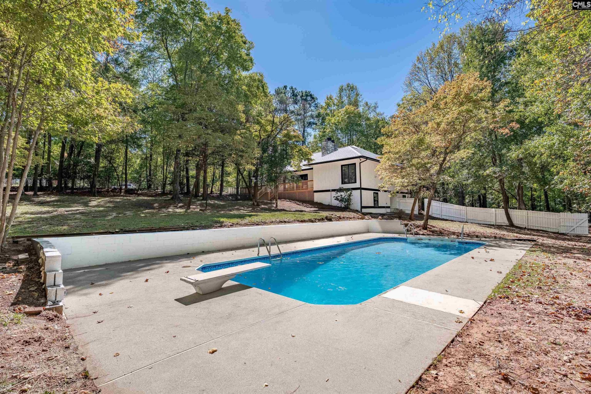 105 Deer Tract Drive  Photo 4