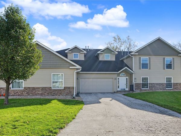 4450 Westchester Dr, Unit B, Cedar Rapids, IA 52402