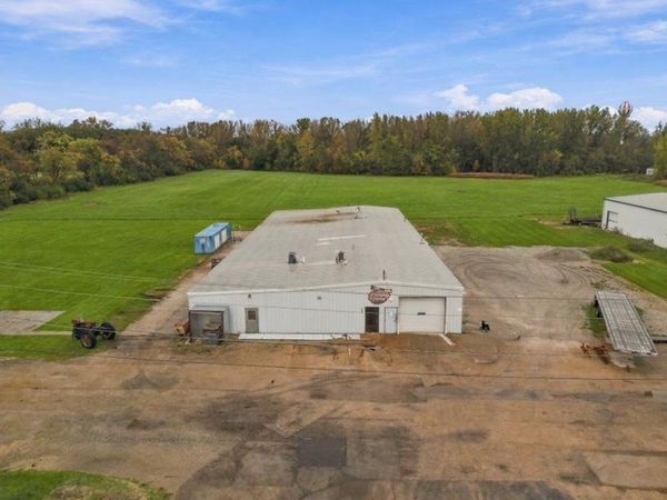 707 E 17th St, Rock Falls, IL 61071