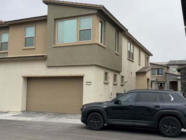 11427 Peak Landing Avenue , Las Vegas, NV 89138
