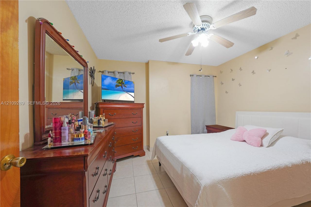 10241 NW 125th St , Hialeah Gardens, FL 33018 Photo
