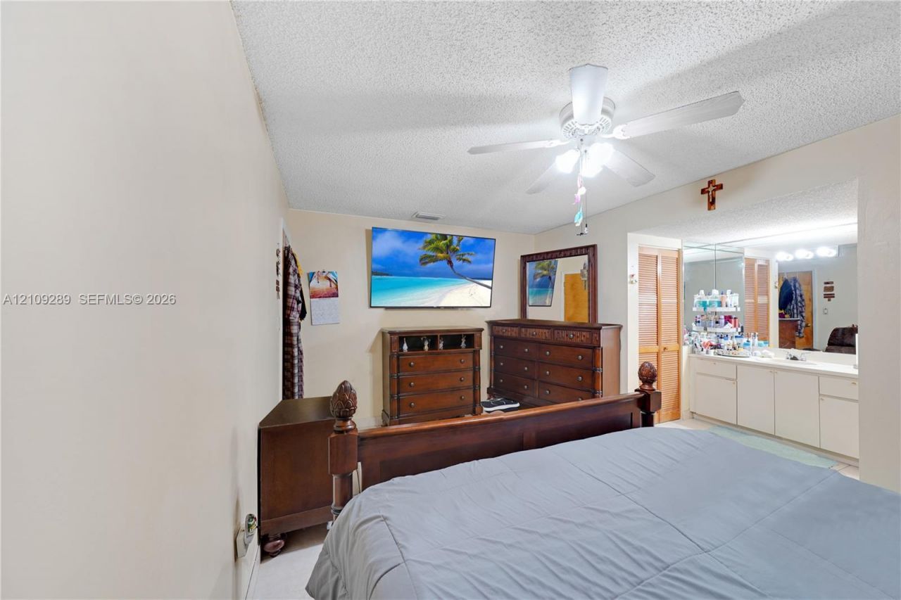 10241 NW 125th St , Hialeah Gardens, FL 33018 Photo