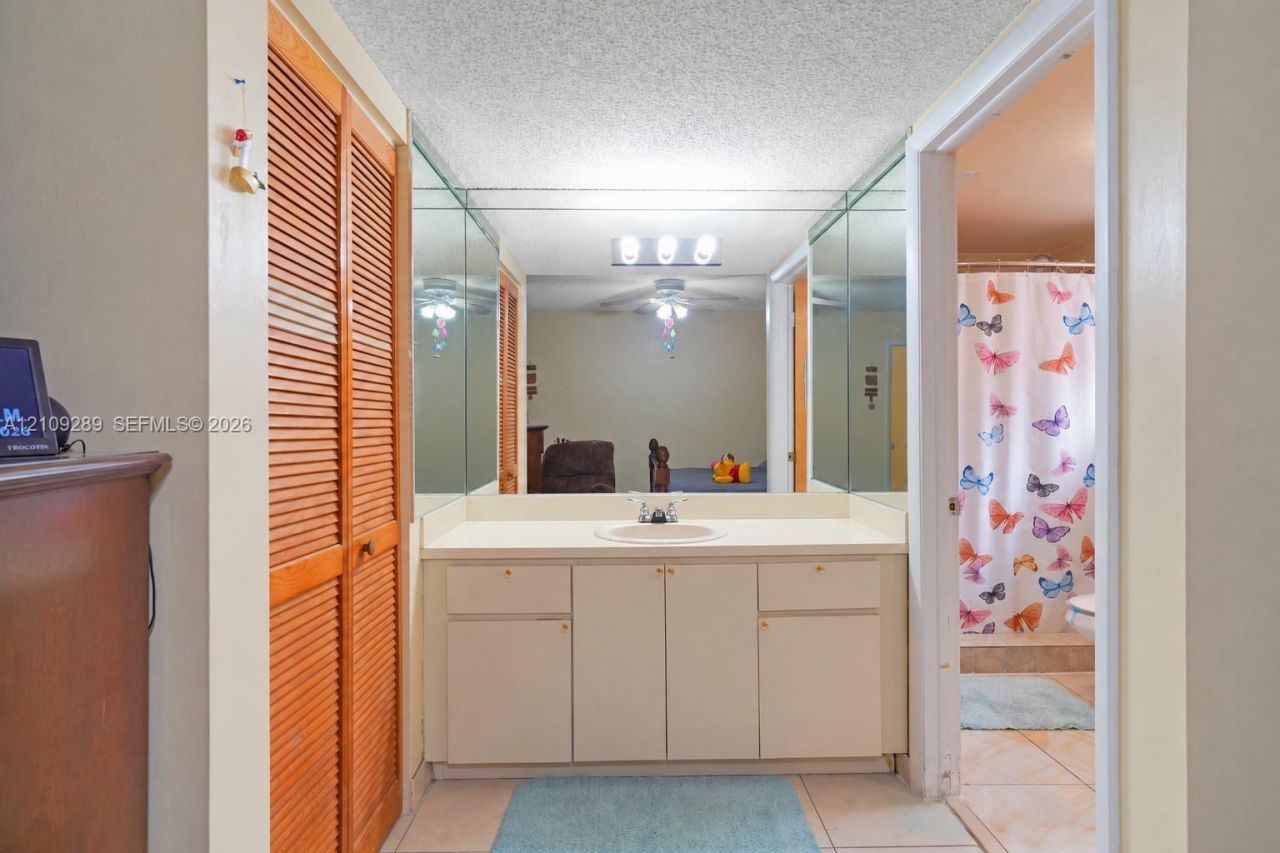 10241 NW 125th St , Hialeah Gardens, FL 33018 Photo