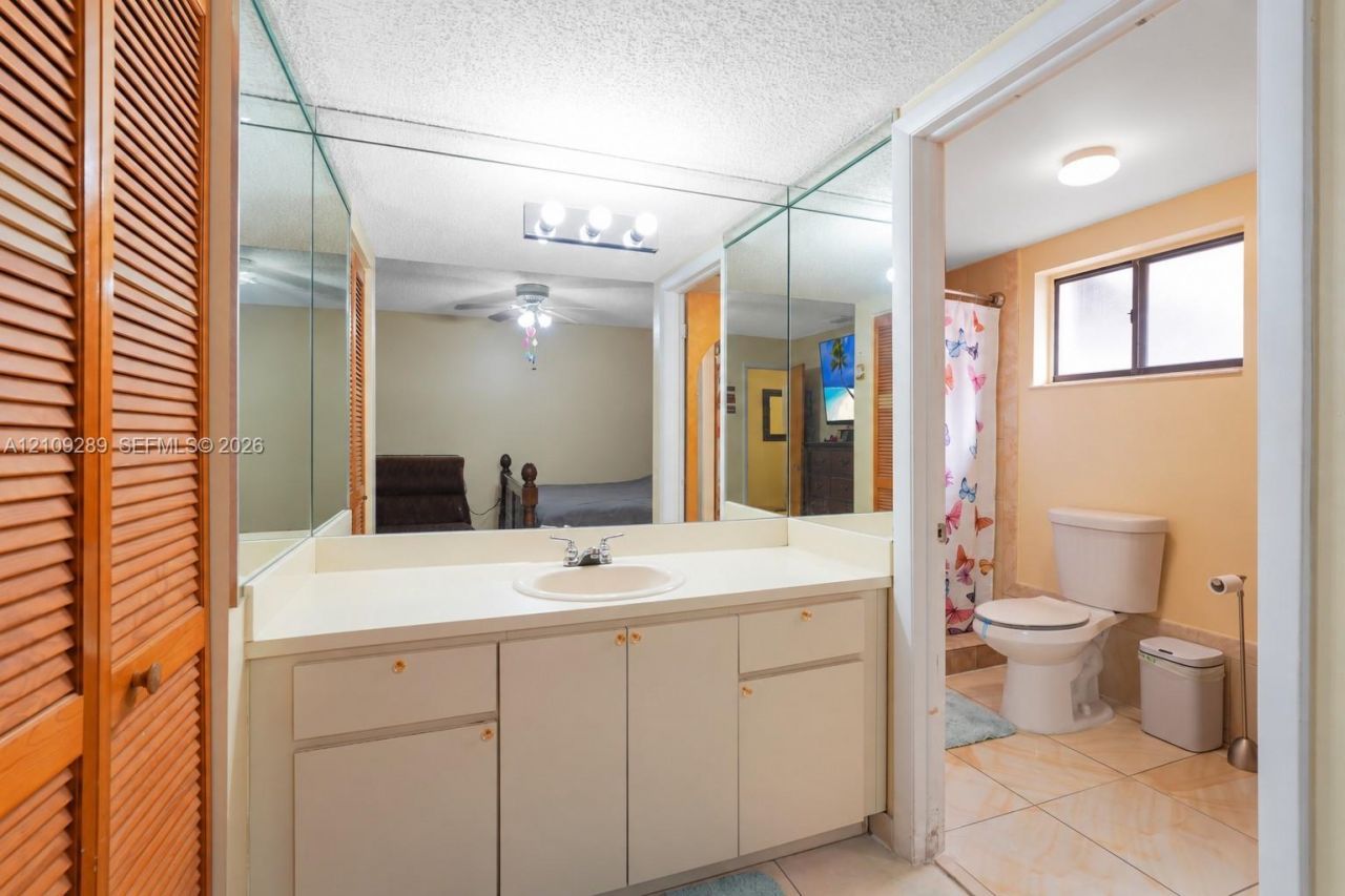 10241 NW 125th St , Hialeah Gardens, FL 33018 Photo