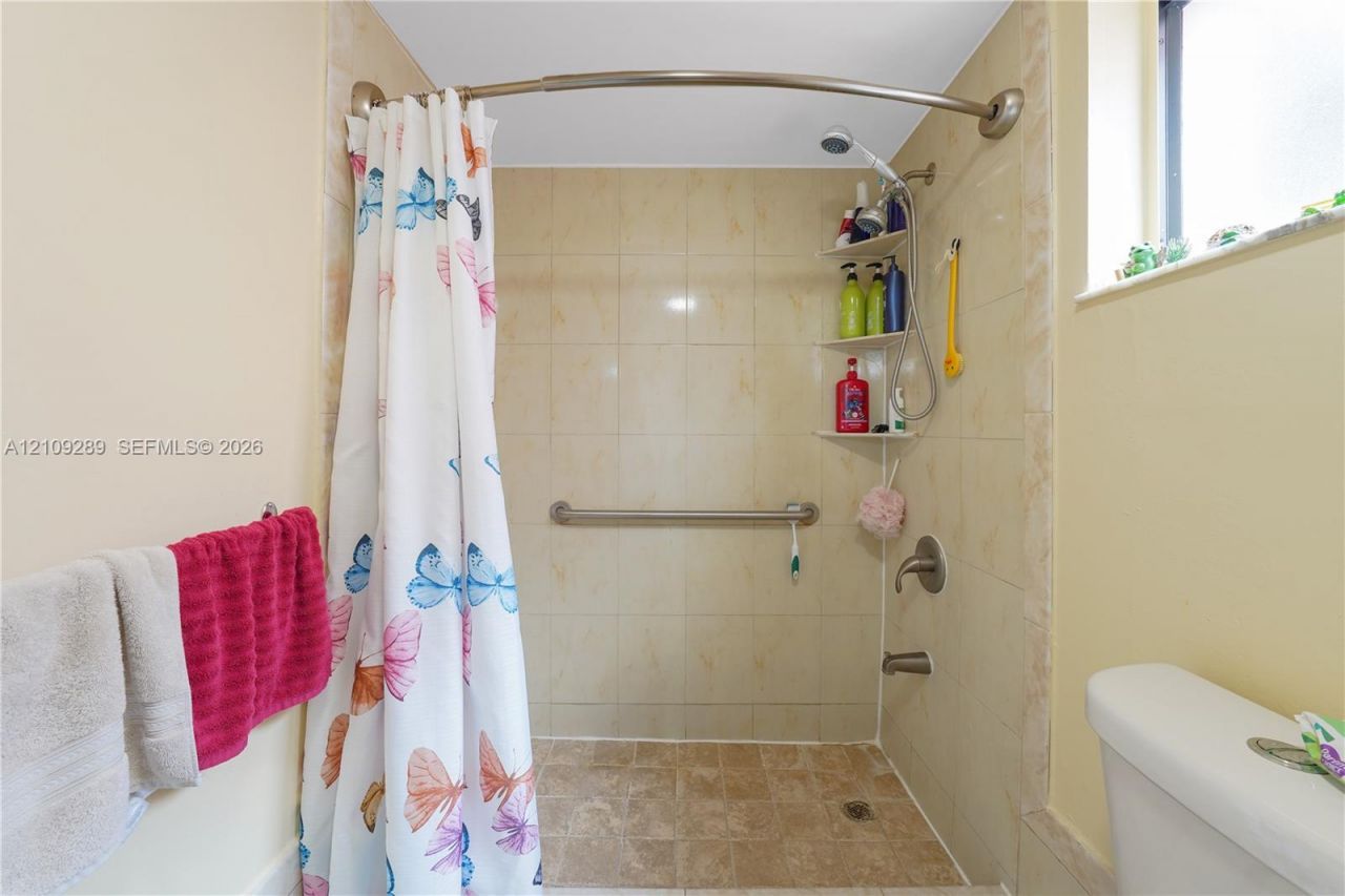 10241 NW 125th St , Hialeah Gardens, FL 33018 Photo