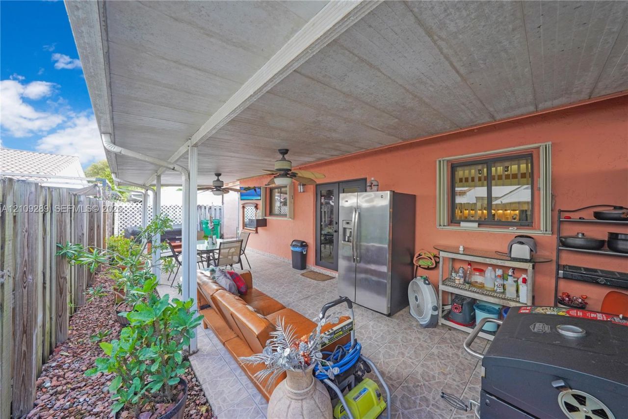 10241 NW 125th St , Hialeah Gardens, FL 33018 Photo
