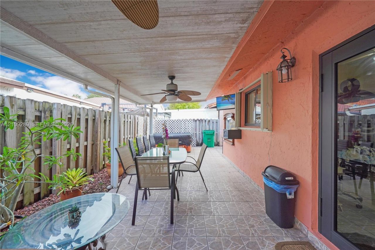 10241 NW 125th St , Hialeah Gardens, FL 33018 Photo