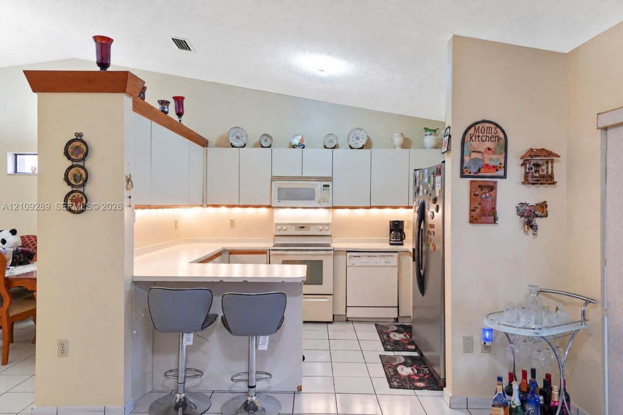 10241 NW 125th St , Hialeah Gardens, FL 33018 Photo