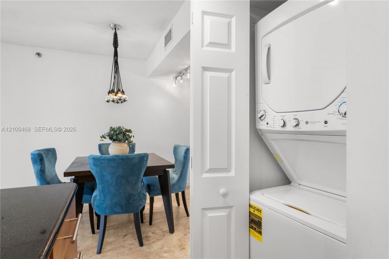 1621 Bay Rd , Unit 906, Miami Beach, FL 33139 Photo