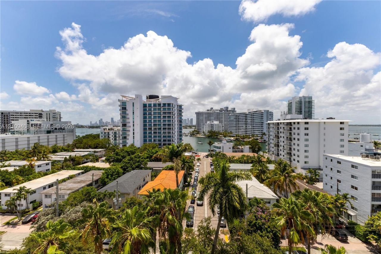1621 Bay Rd , Unit 906, Miami Beach, FL 33139 Photo
