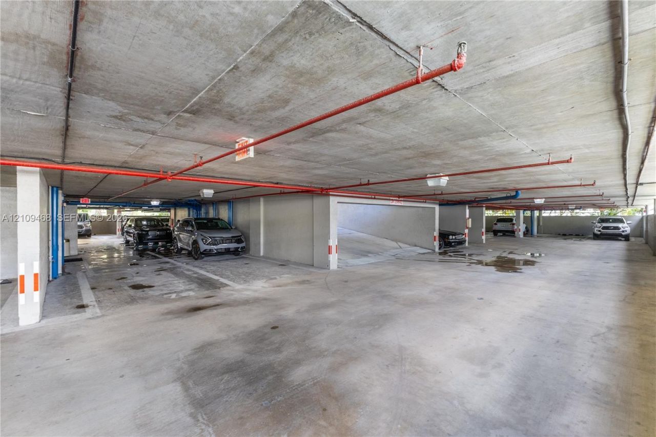 1621 Bay Rd , Unit 906, Miami Beach, FL 33139 Photo