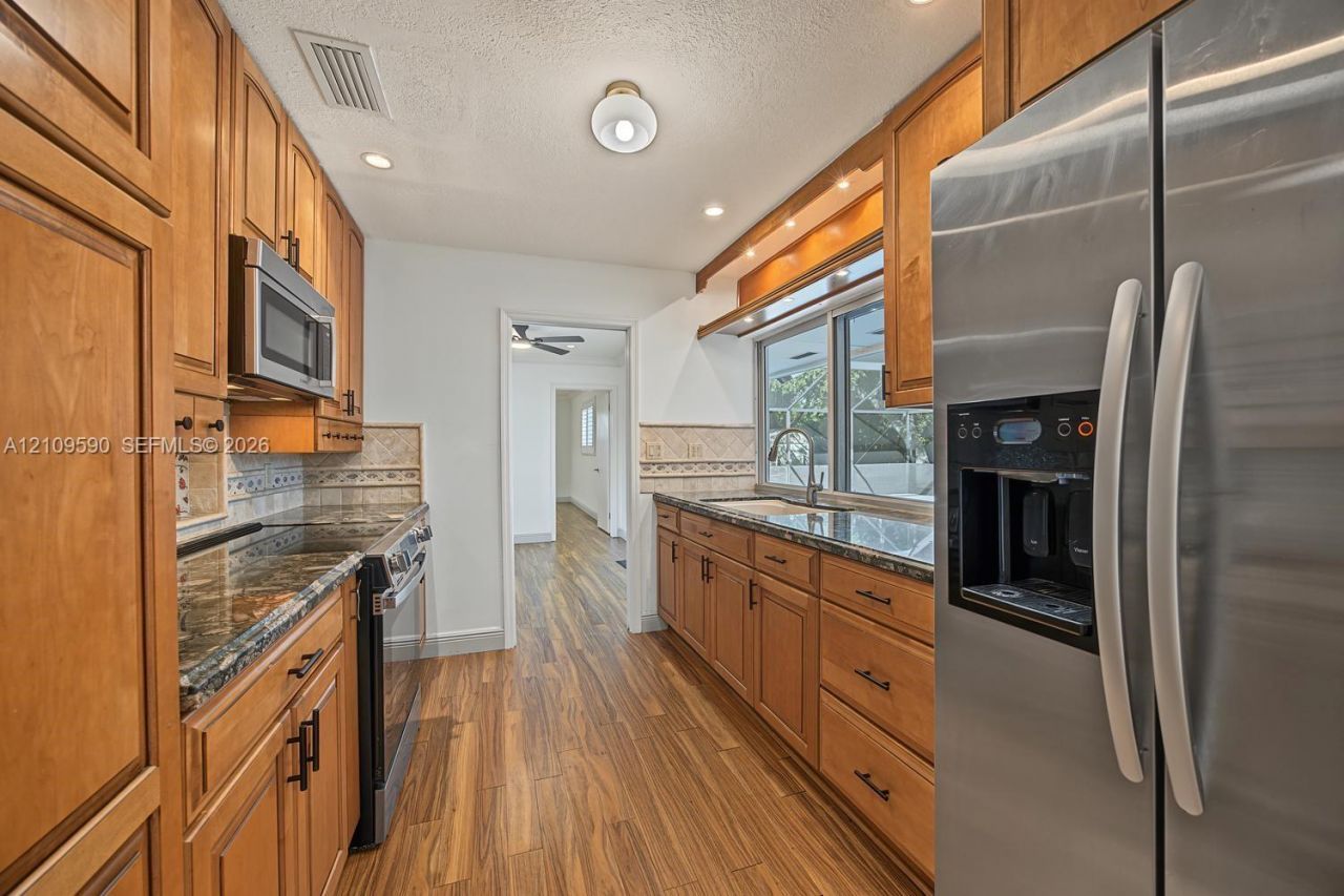 7715 SW 122nd St, Pinecrest, FL 33156 Photo