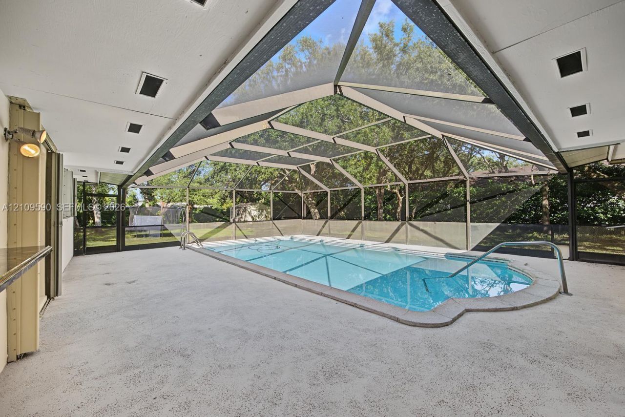 7715 SW 122nd St, Pinecrest, FL 33156 Photo