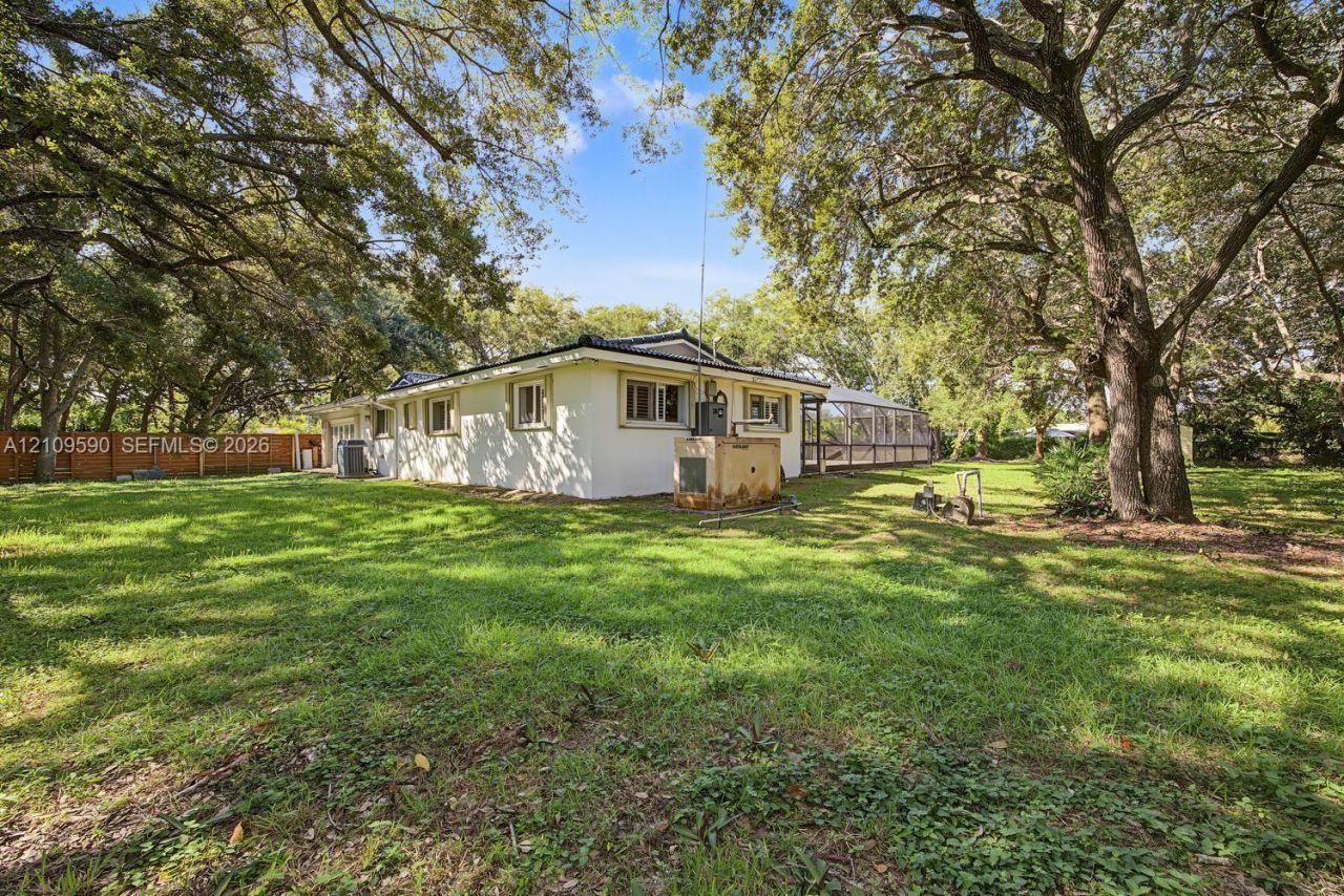 7715 SW 122nd St, Pinecrest, FL 33156 Photo