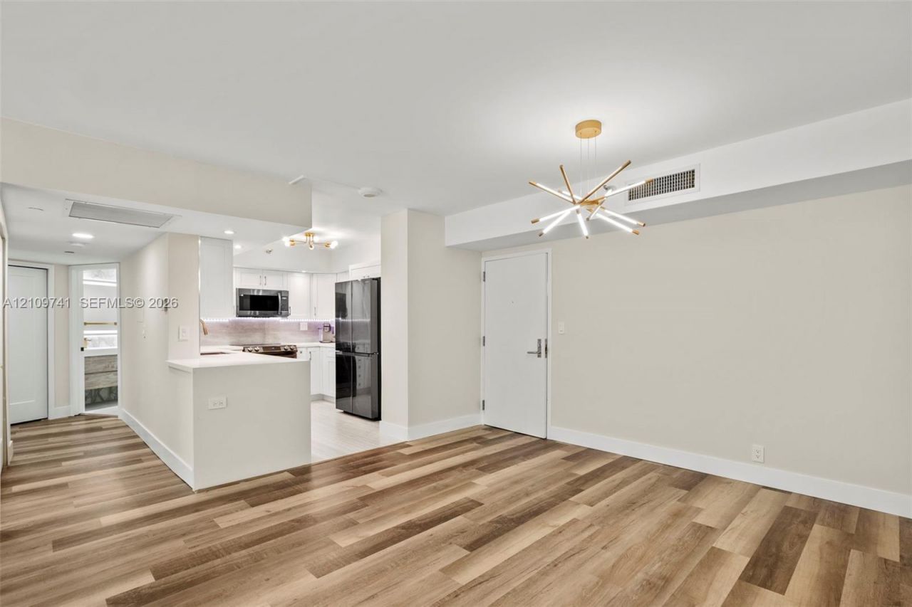 19101 NE 36th Ct , Unit 203, Aventura, FL 33180 Photo