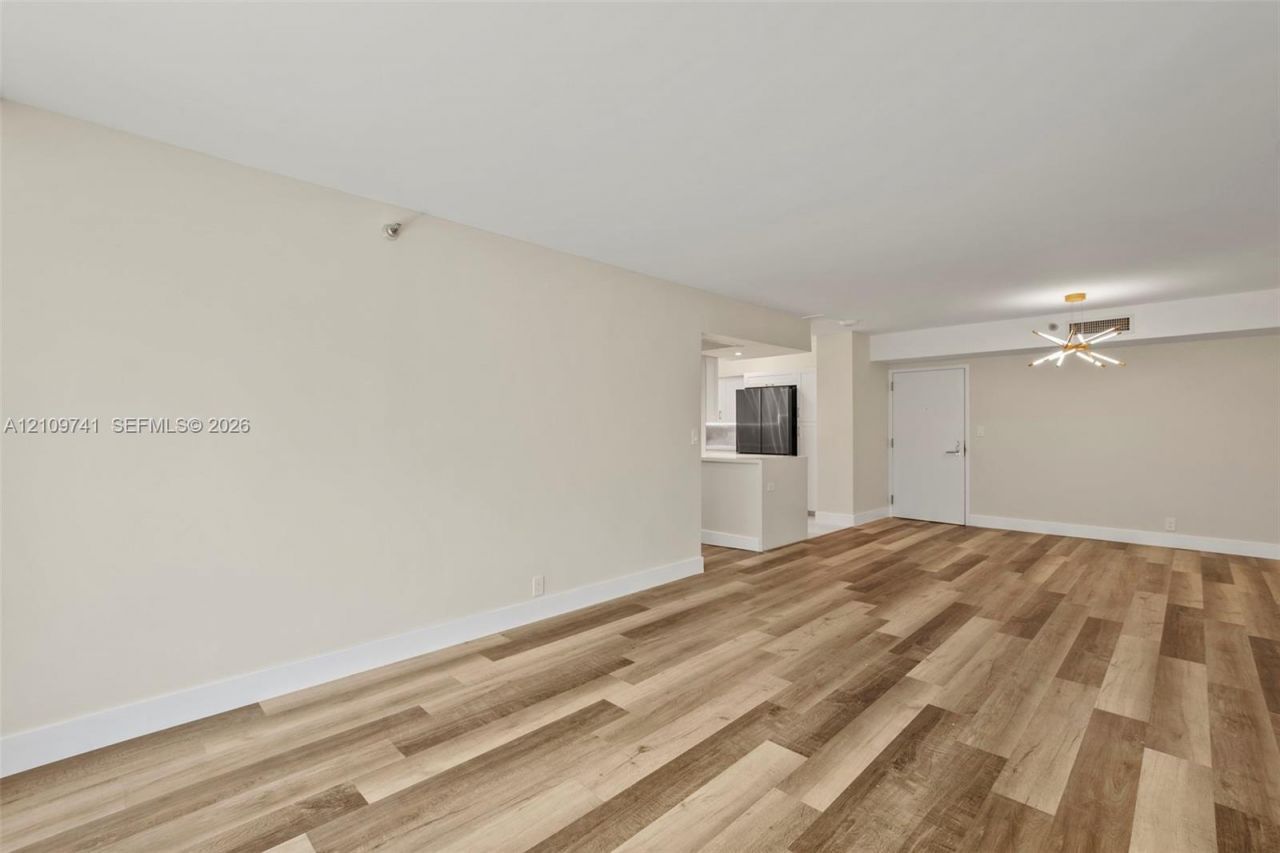 19101 NE 36th Ct , Unit 203, Aventura, FL 33180 Photo