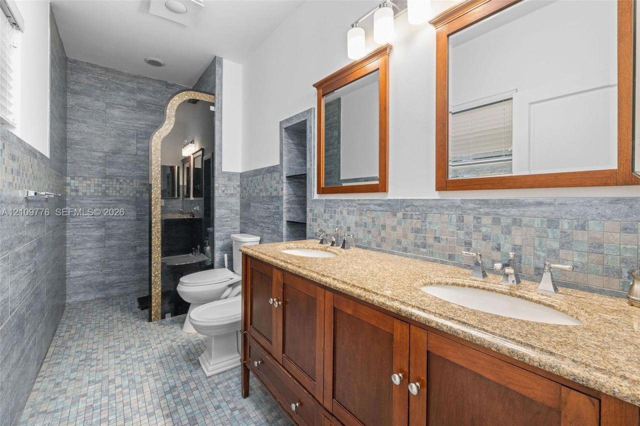 251 N Shore Dr , Unit 251, Miami Beach, FL 33141 Photo