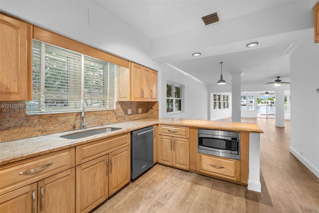 251 N Shore Dr , Unit 251, Miami Beach, FL 33141 Photo